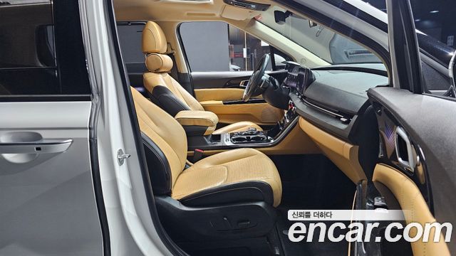 Kia Canival 2021 — photo 11