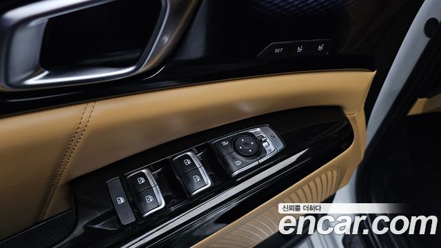 Kia Canival 2021 — photo 16