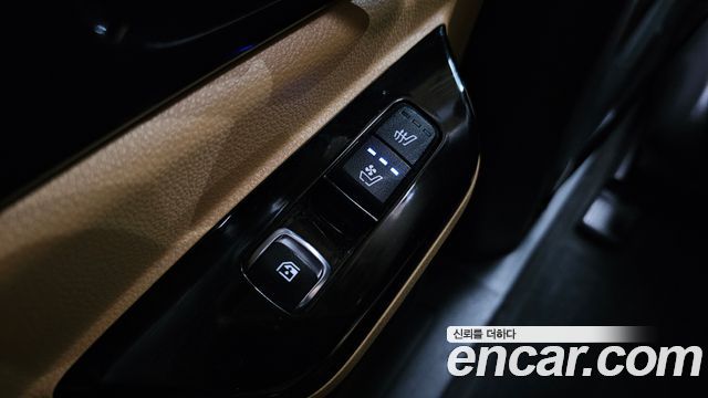 Kia Canival 2021 — photo 18