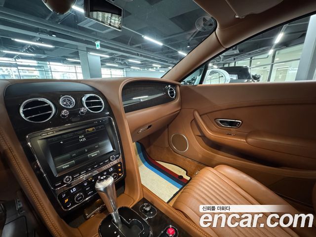 Bentley Continental 2016 — photo 12