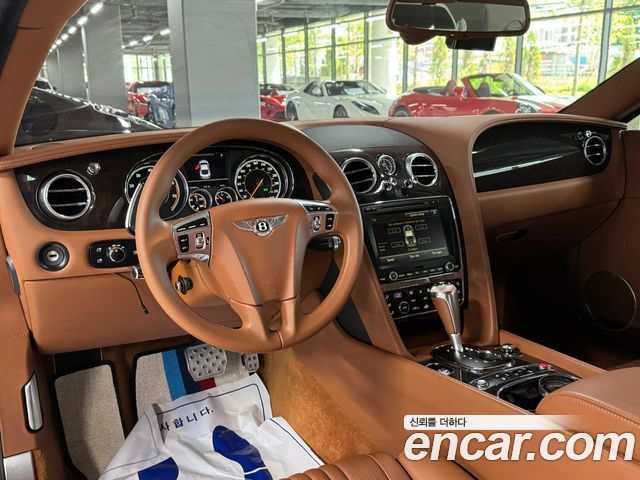 Bentley Continental 2016 — photo 13