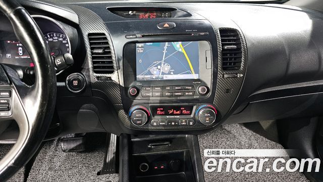 Kia K3 2014 — photo 13