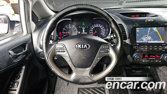 Kia K3 2014 — photo 14