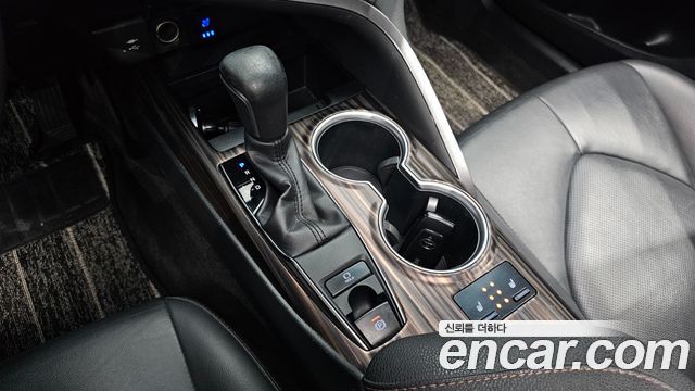 Toyota Camry 2019 — photo 12