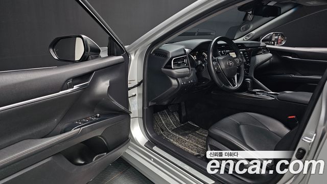 Toyota Camry 2019 — photo 17
