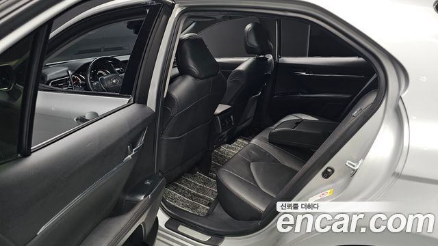 Toyota Camry 2019 — photo 18