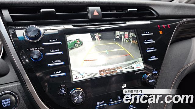 Toyota Camry 2019 — photo 21
