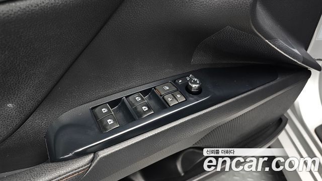 Toyota Camry 2019 — photo 23