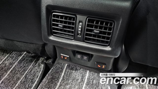 Toyota Camry 2019 — photo 25