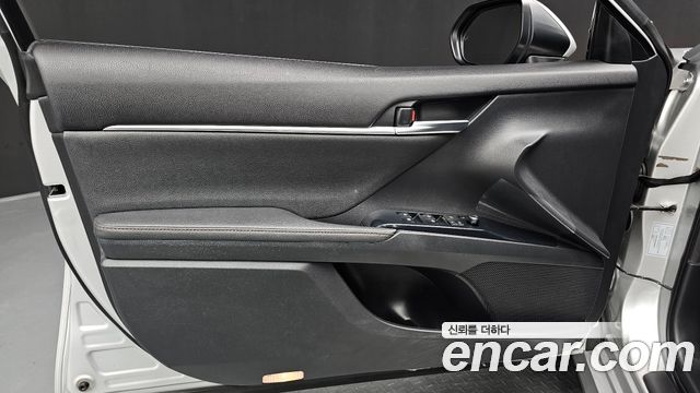 Toyota Camry 2019 — photo 14