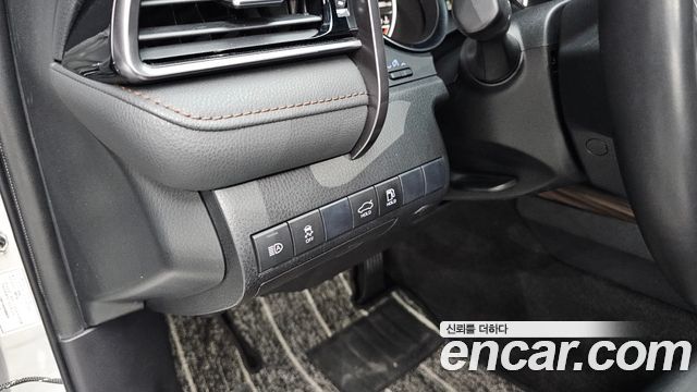 Toyota Camry 2019 — photo 31
