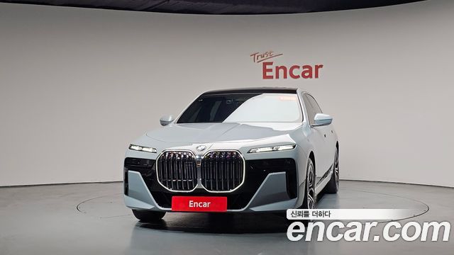 BMW 7-Series 2023 — photo 3