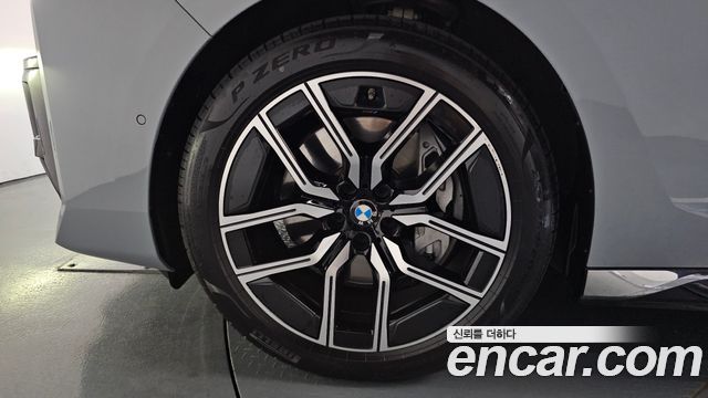 BMW 7-Series 2023 — photo 5