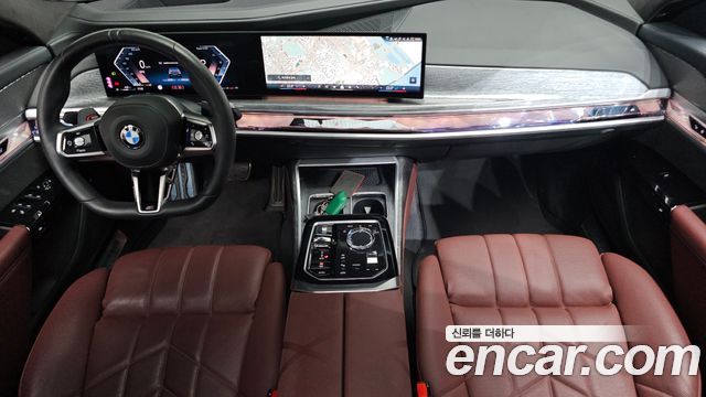 BMW 7-Series 2023 — photo 10