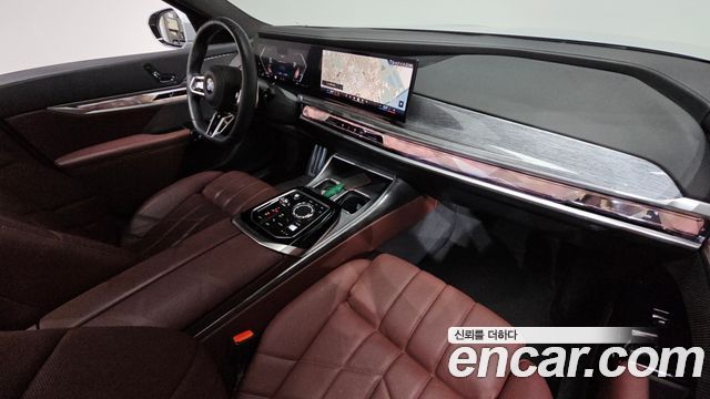 BMW 7-Series 2023 — photo 20
