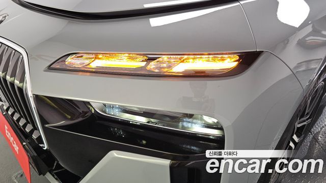 BMW 7-Series 2023 — photo 8