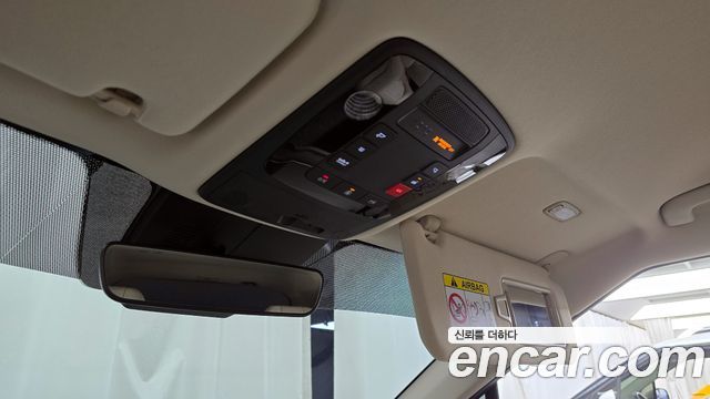 Kia Canival 2023 — photo 17