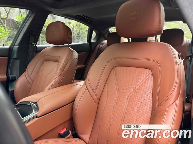 Maserati Quattroporte 2014 — photo 8