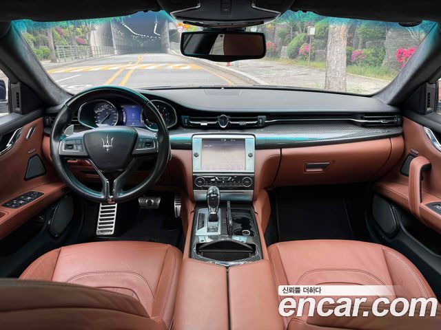 Maserati Quattroporte 2014 — photo 18