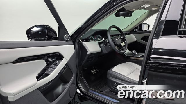 Land Rover Range Rover Evoque 2025 — photo 10