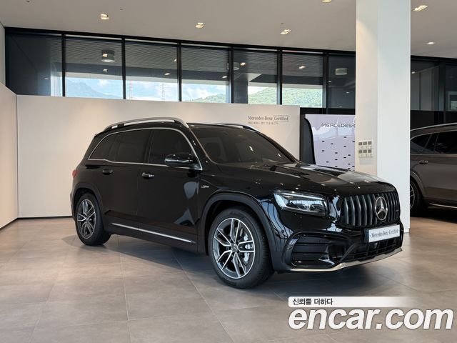 Mercedes-Benz GLB-Class 2025 — photo 2