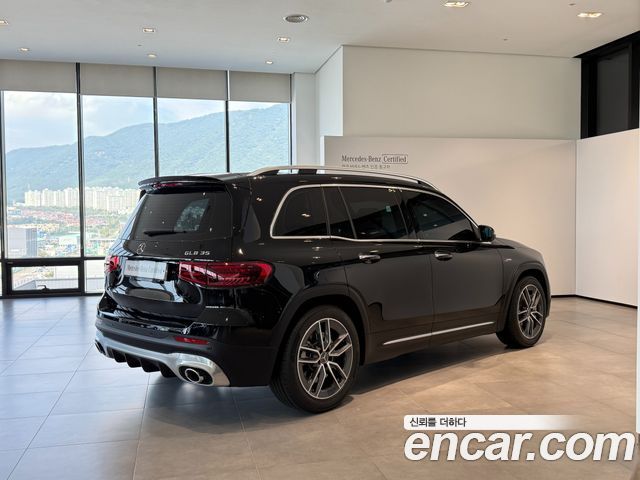 Mercedes-Benz GLB-Class 2025 — photo 4