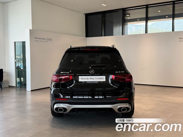 Mercedes-Benz GLB-Class 2025 — photo 7