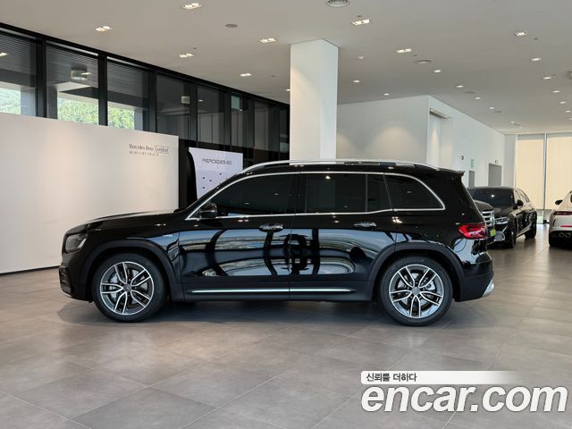 Mercedes-Benz GLB-Class 2025 — photo 8