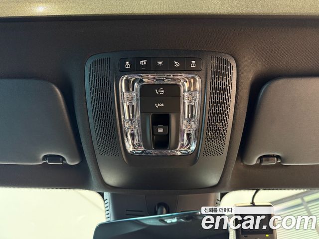 Mercedes-Benz GLB-Class 2025 — photo 19