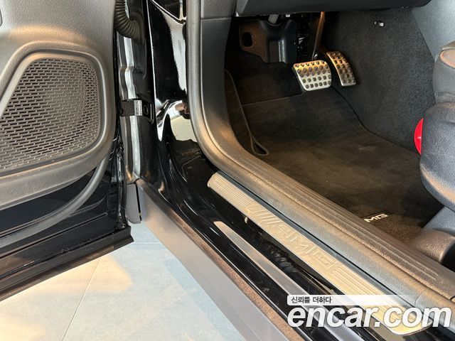 Mercedes-Benz GLB-Class 2025 — photo 20
