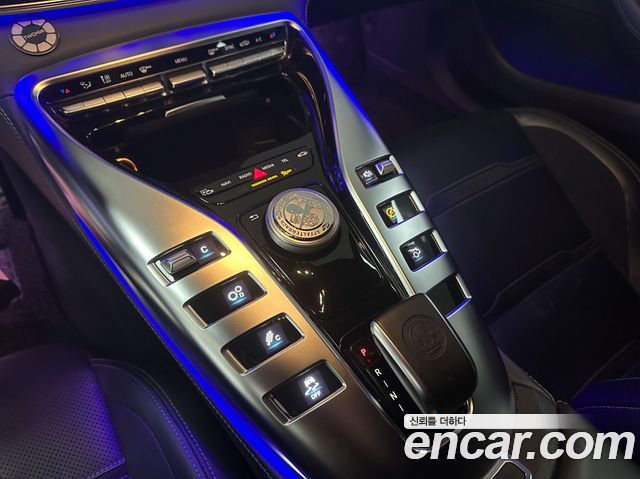 Mercedes-Benz AMG GT 2019 — photo 13