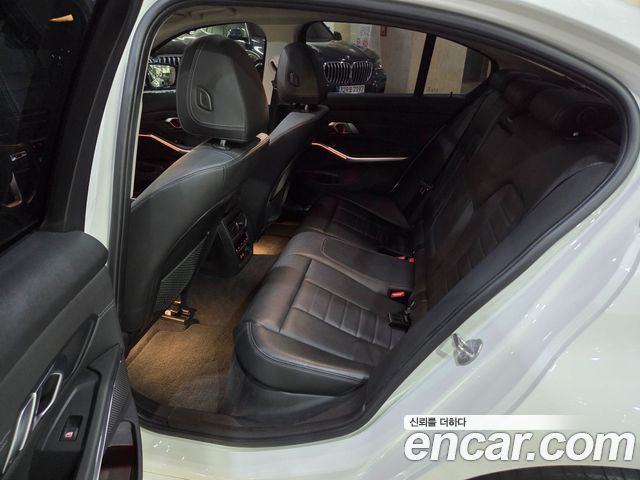BMW 3-Series 2019 — photo 7