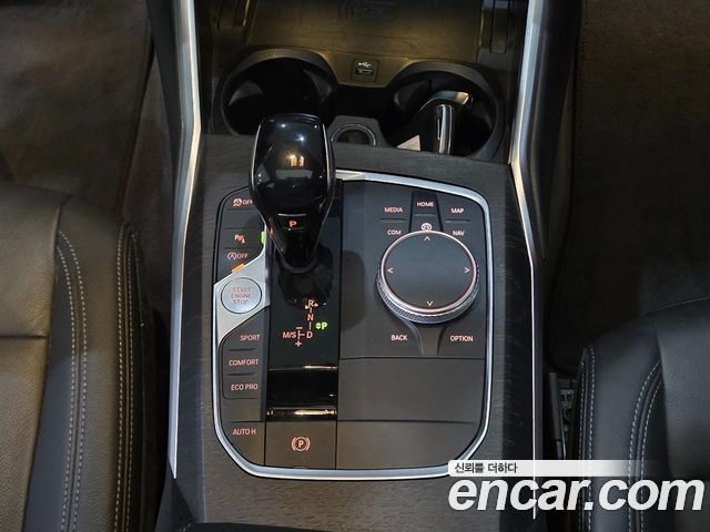 BMW 3-Series 2019 — photo 13