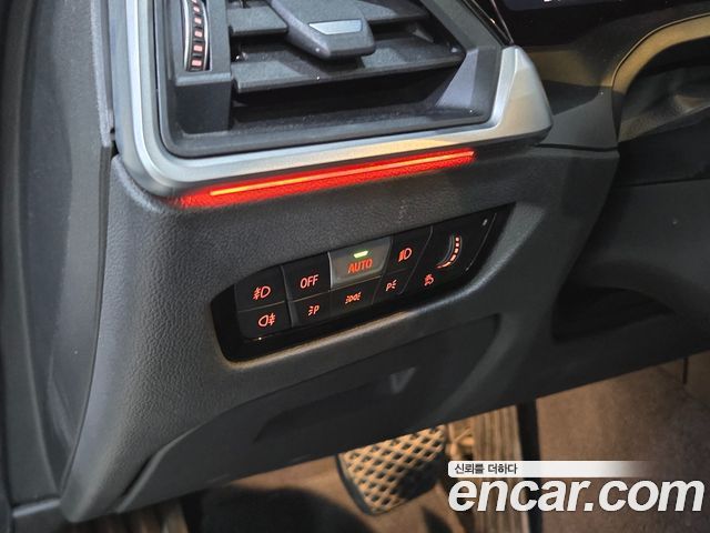 BMW 3-Series 2019 — photo 14