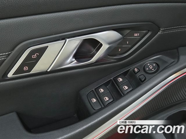 BMW 3-Series 2019 — photo 15
