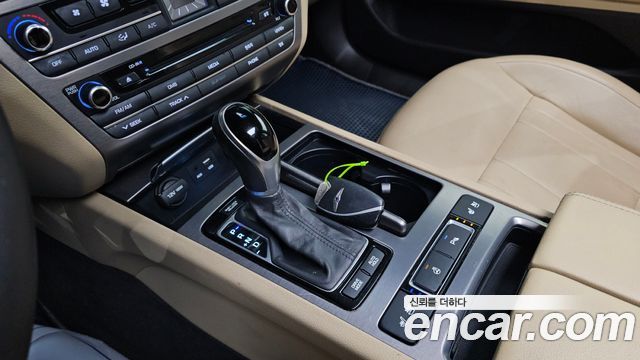 Hyundai Genesis 2016 — photo 9