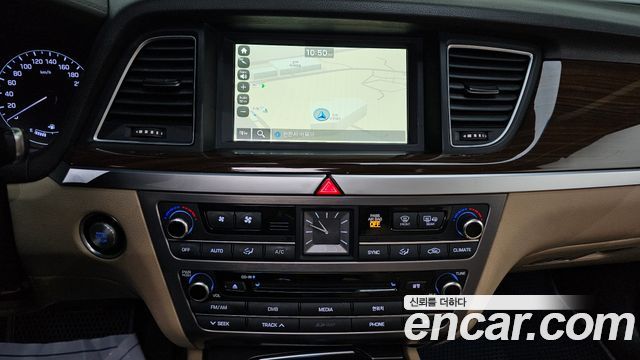 Hyundai Genesis 2016 — photo 16