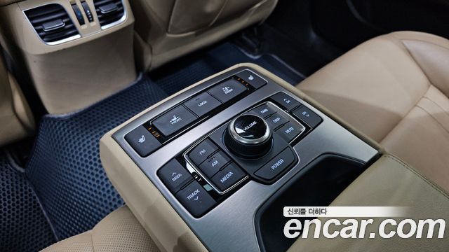 Hyundai Genesis 2016 — photo 19