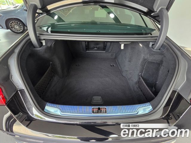 Mercedes-Benz S-Class 2026 — photo 11