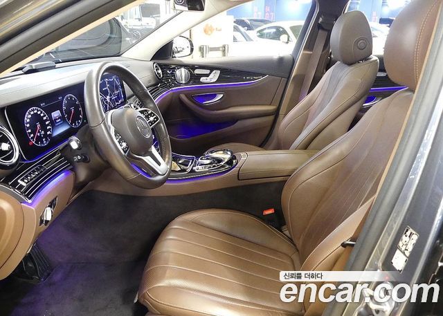 Mercedes-Benz E-Class 2019 — photo 8