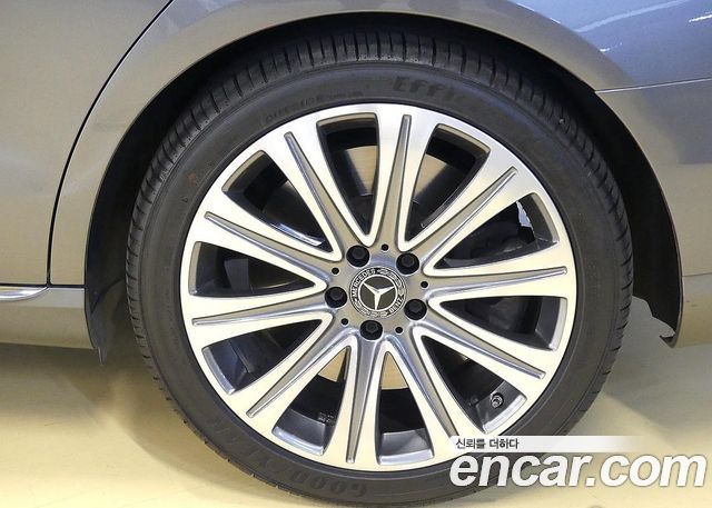 Mercedes-Benz E-Class 2019 — photo 9
