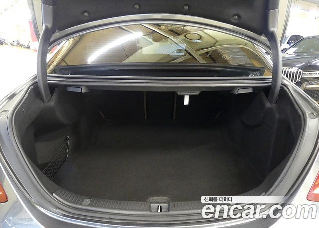 Mercedes-Benz E-Class 2019 — photo 10