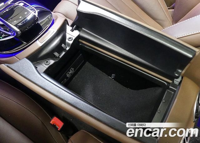 Mercedes-Benz E-Class 2019 — photo 19