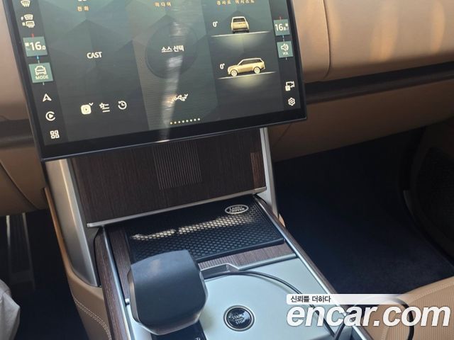 Land Rover Range Rover 2024 — photo 12