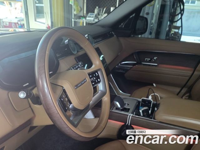 Land Rover Range Rover 2024 — photo 14