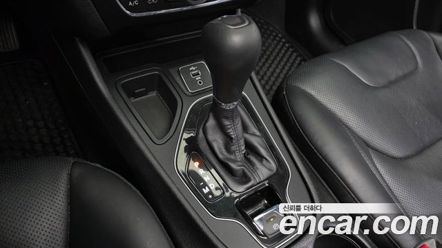 Jeep Cherokee 2021 — photo 12