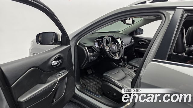 Jeep Cherokee 2021 — photo 13