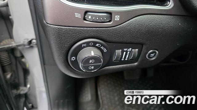 Jeep Cherokee 2021 — photo 24