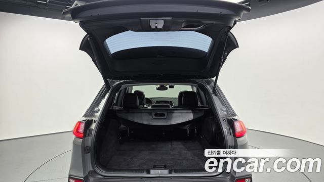 Jeep Cherokee 2021 — photo 26
