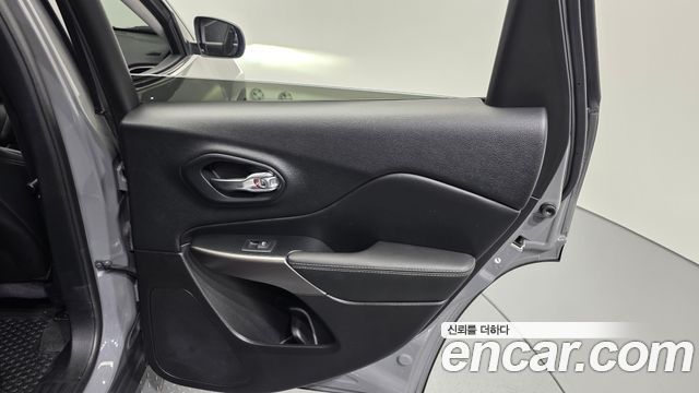 Jeep Cherokee 2021 — photo 15